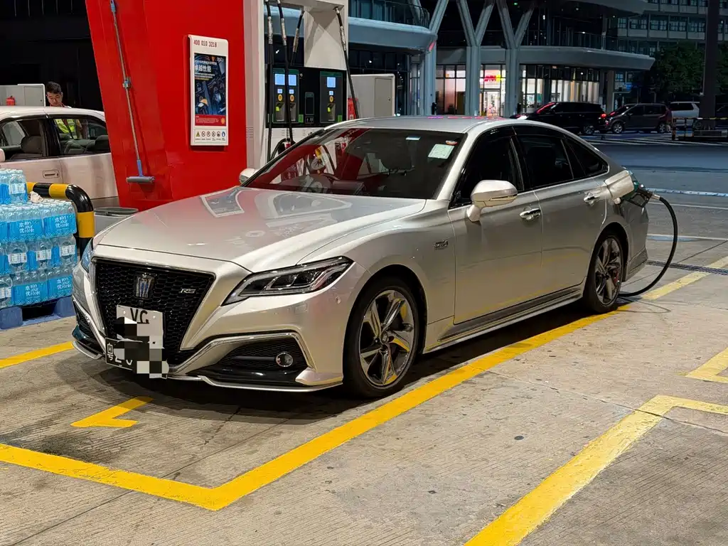 Toyota Crown (Import) — миниатюра 15