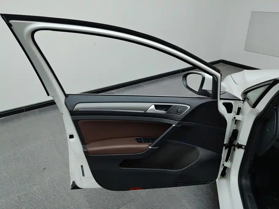 Volkswagen Golf — миниатюра 7
