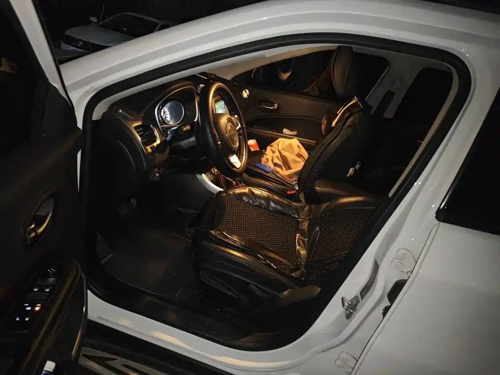 Jeep Compass — миниатюра 12