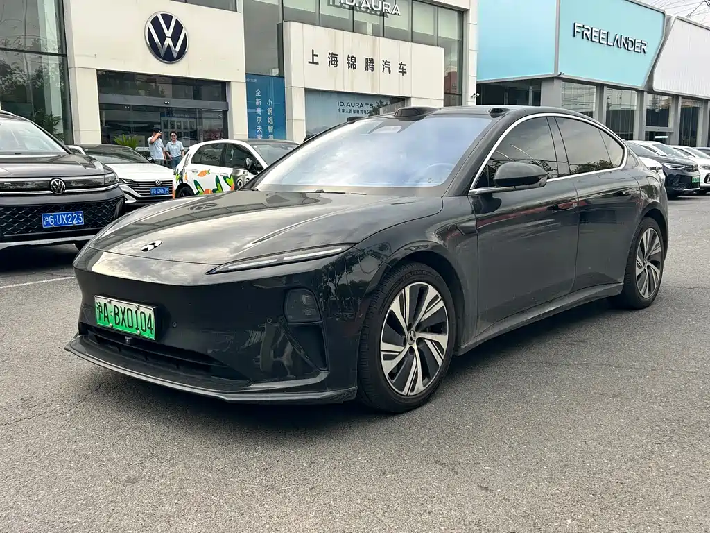 NIO ET5