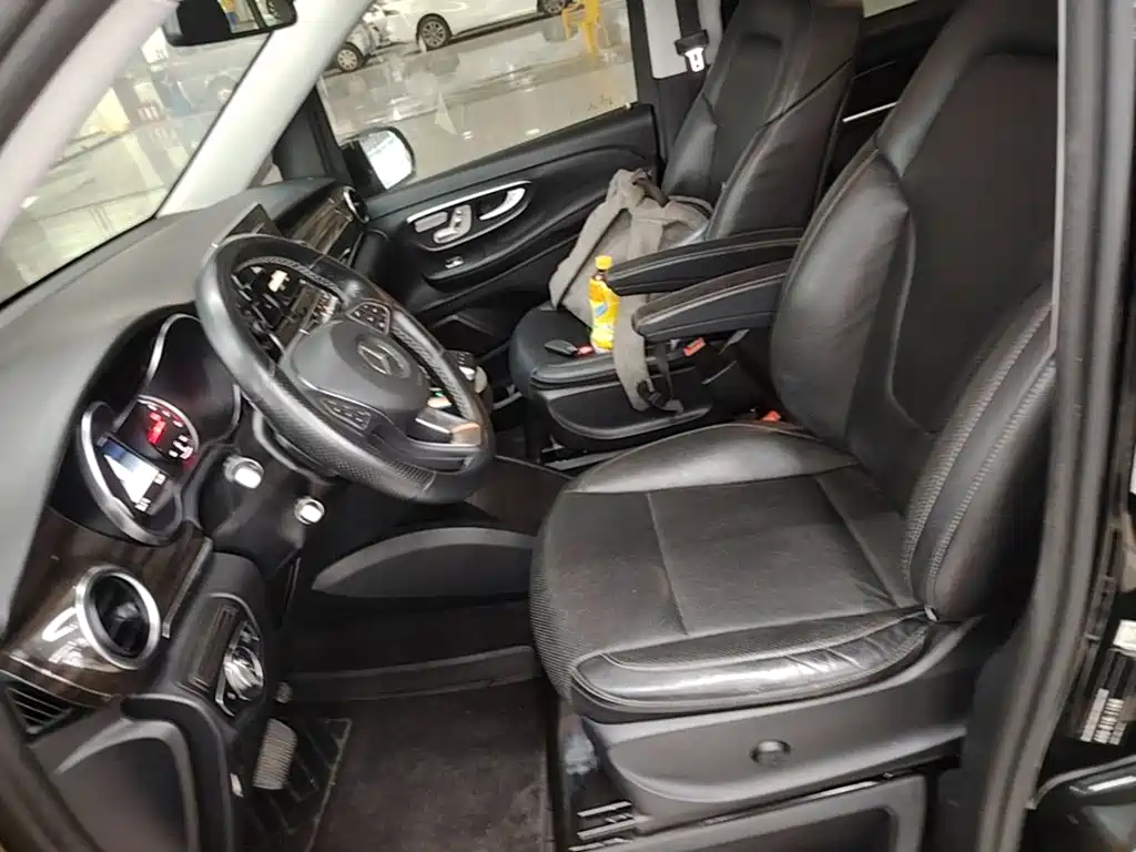 Mercedes-Benz V-Class — миниатюра 15