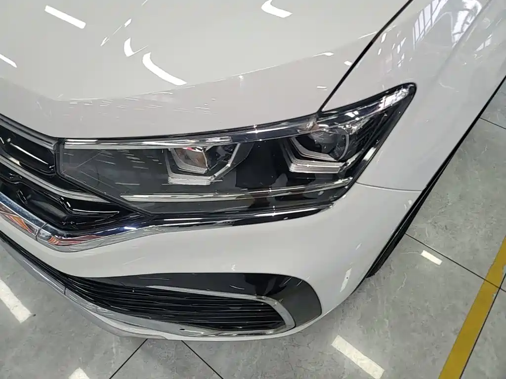 Volkswagen X — миниатюра 24