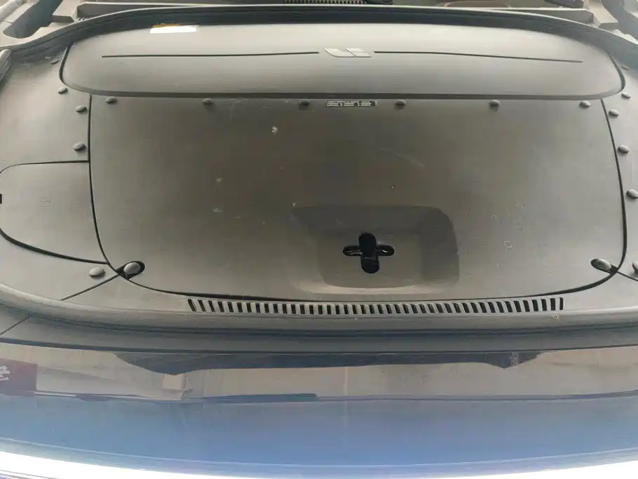 Li Auto ONE 2021 6 мест