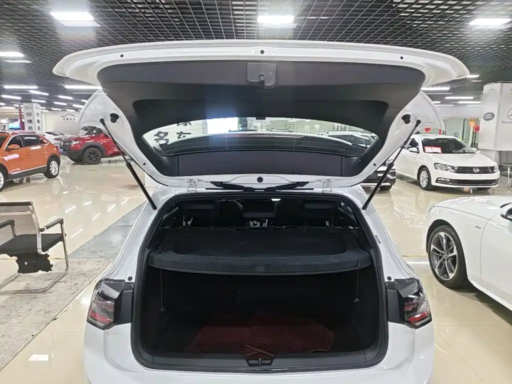 Volkswagen Golf — миниатюра 19