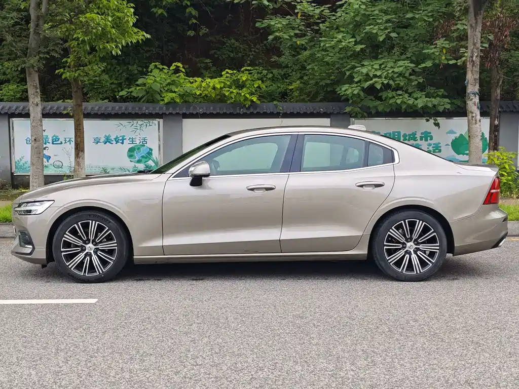 Volvo S60 — миниатюра 3