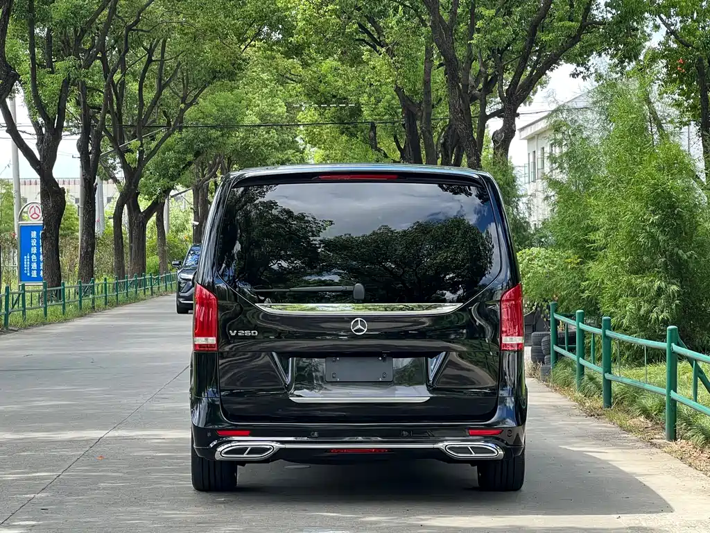Mercedes-Benz V-Class — миниатюра 6