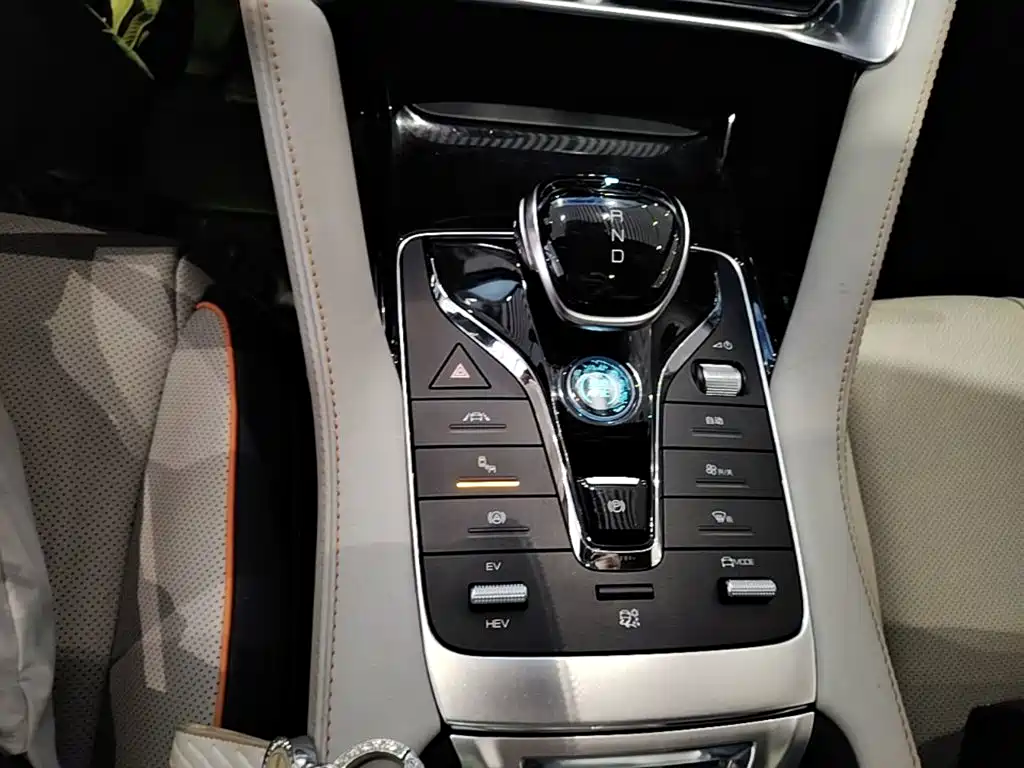 BYD PLUS New Energy — миниатюра 14