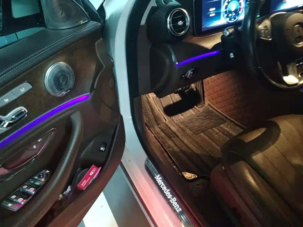 Mercedes-Benz E-Class — миниатюра 17