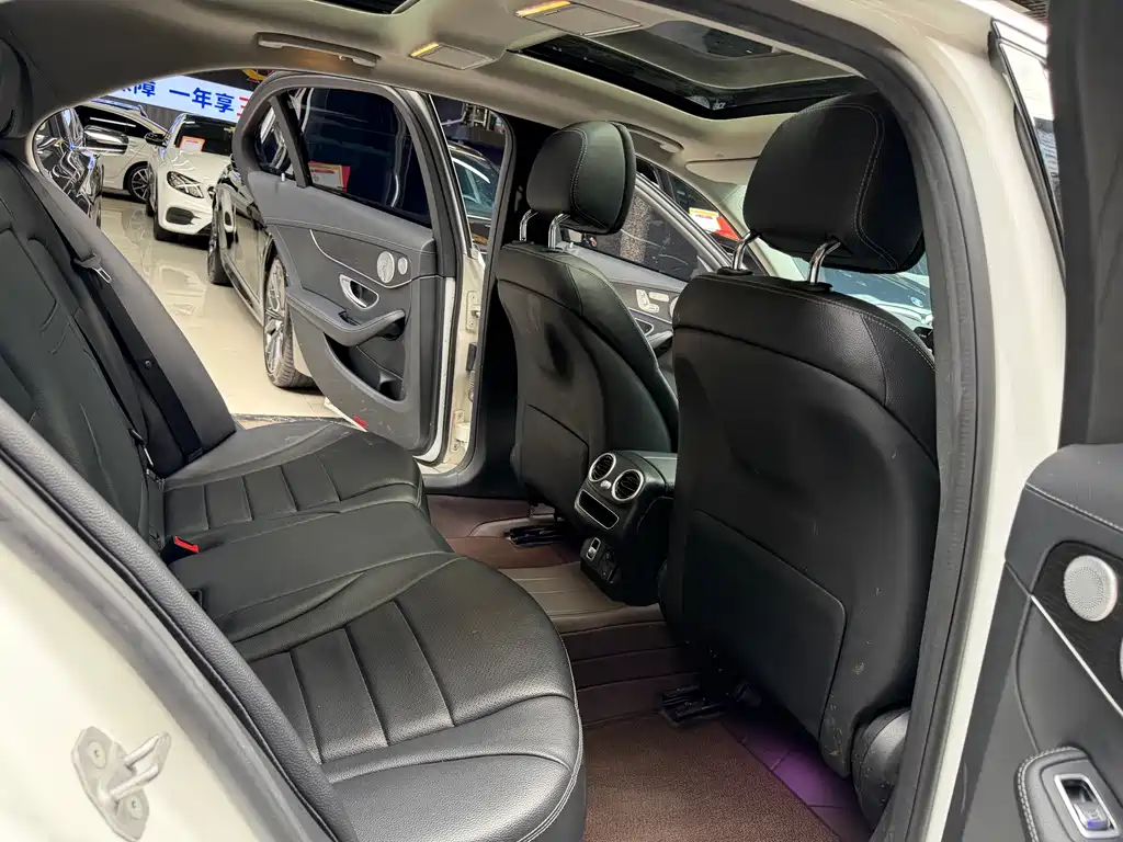 Mercedes-Benz C-Class — миниатюра 16