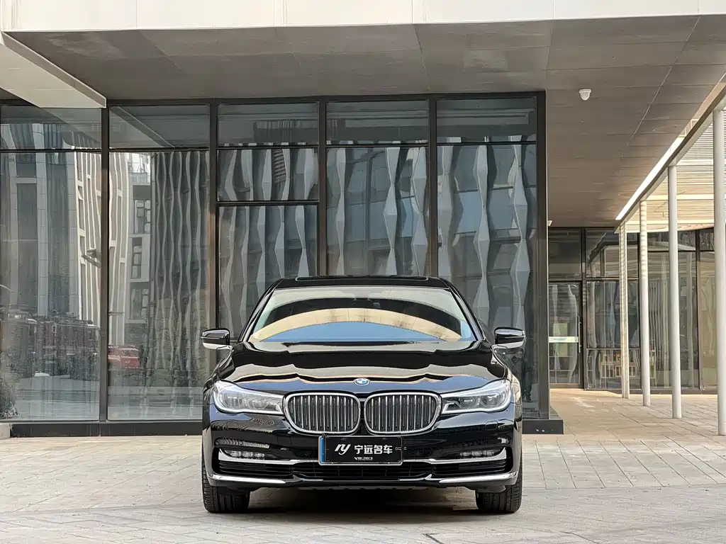 BMW 7 SERIES