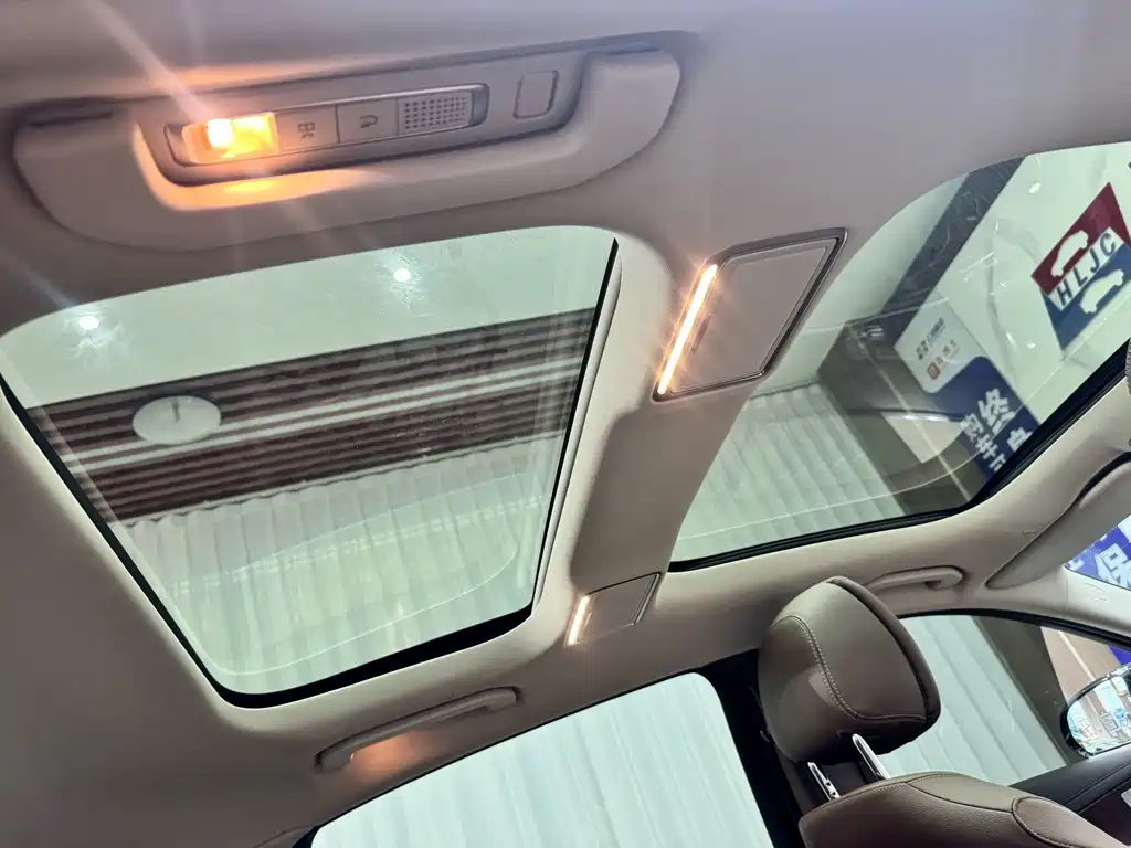 Mercedes-Benz E-Class — миниатюра 20