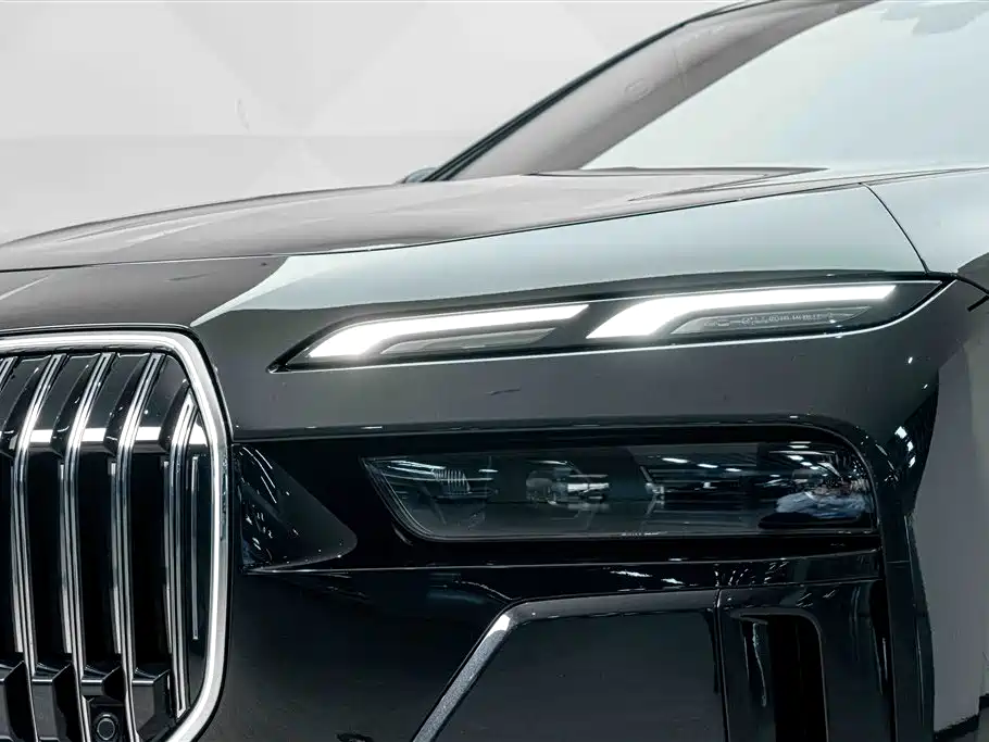 BMW 7 Series 7 2023 735Li M Sport
