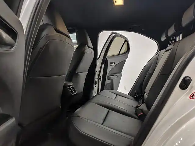 Lexus UX — миниатюра 16