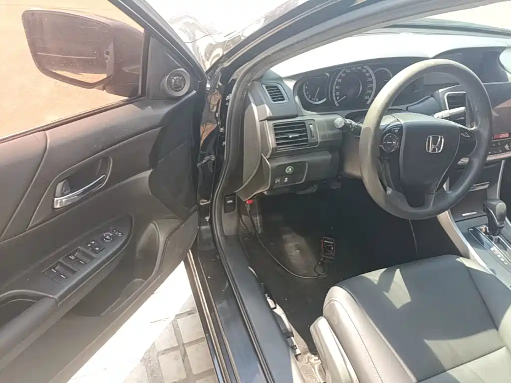 Honda Accord — миниатюра 16