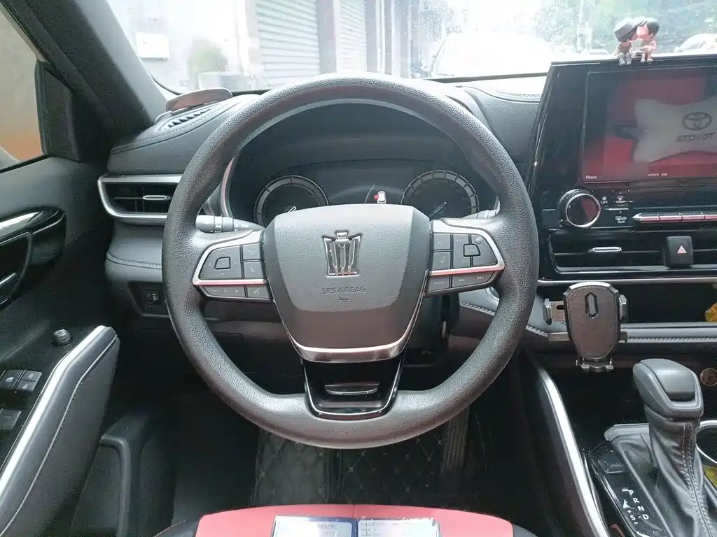 Toyota Crown Kluger — миниатюра 3