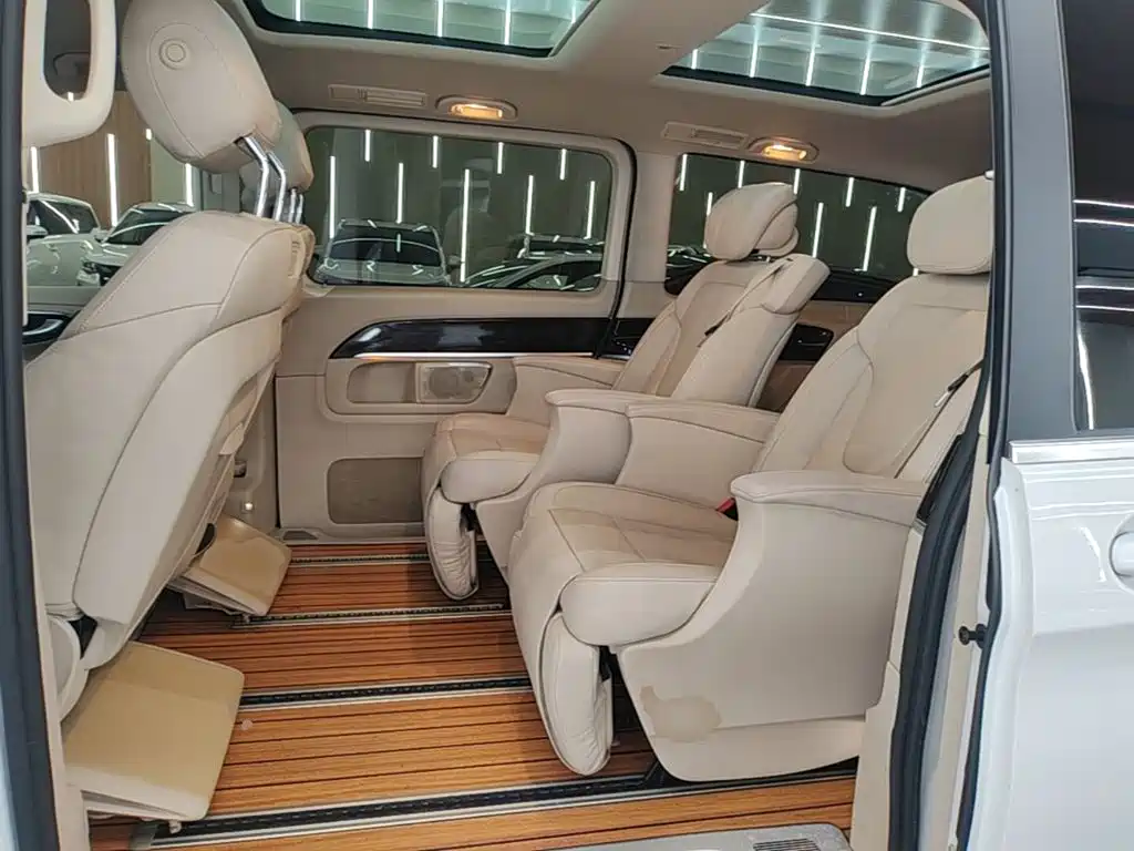 Mercedes-Benz V-Class — миниатюра 17