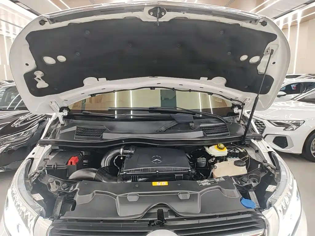 Mercedes-Benz V-Class — миниатюра 20