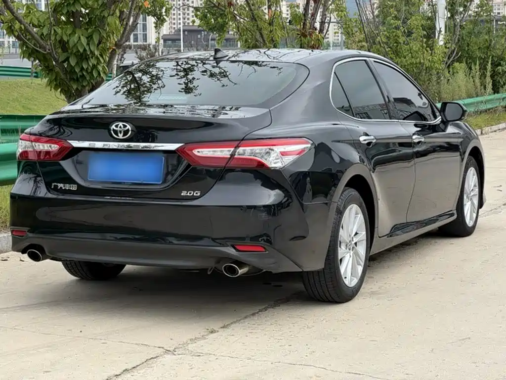 Toyota Camry — миниатюра 12