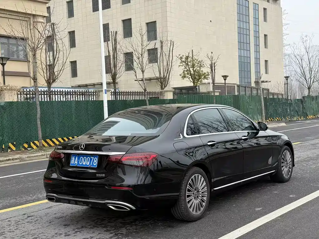 MERCEDES-BENZ E CLASS