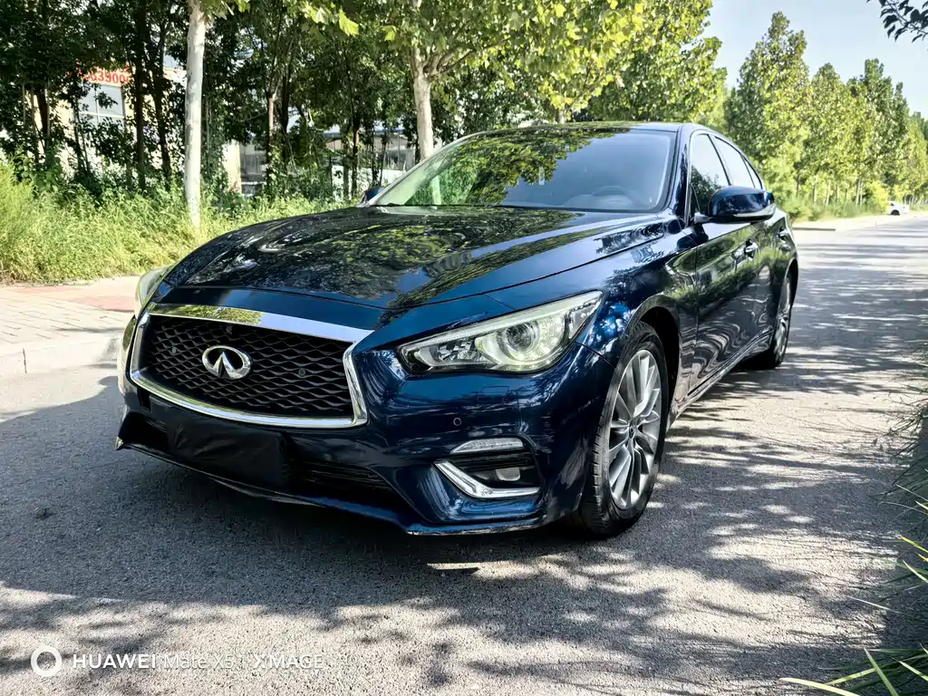 Infiniti Q50L