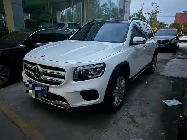 MERCEDES-BENZ GLB