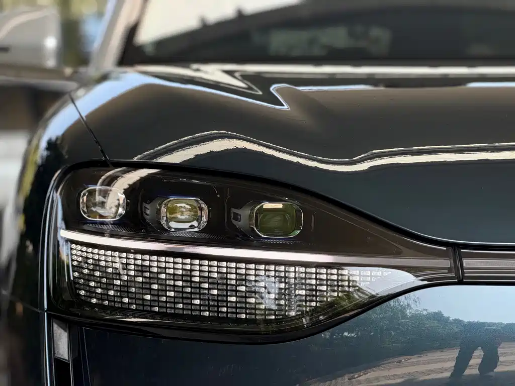 AITO ASK THE WORLD M9