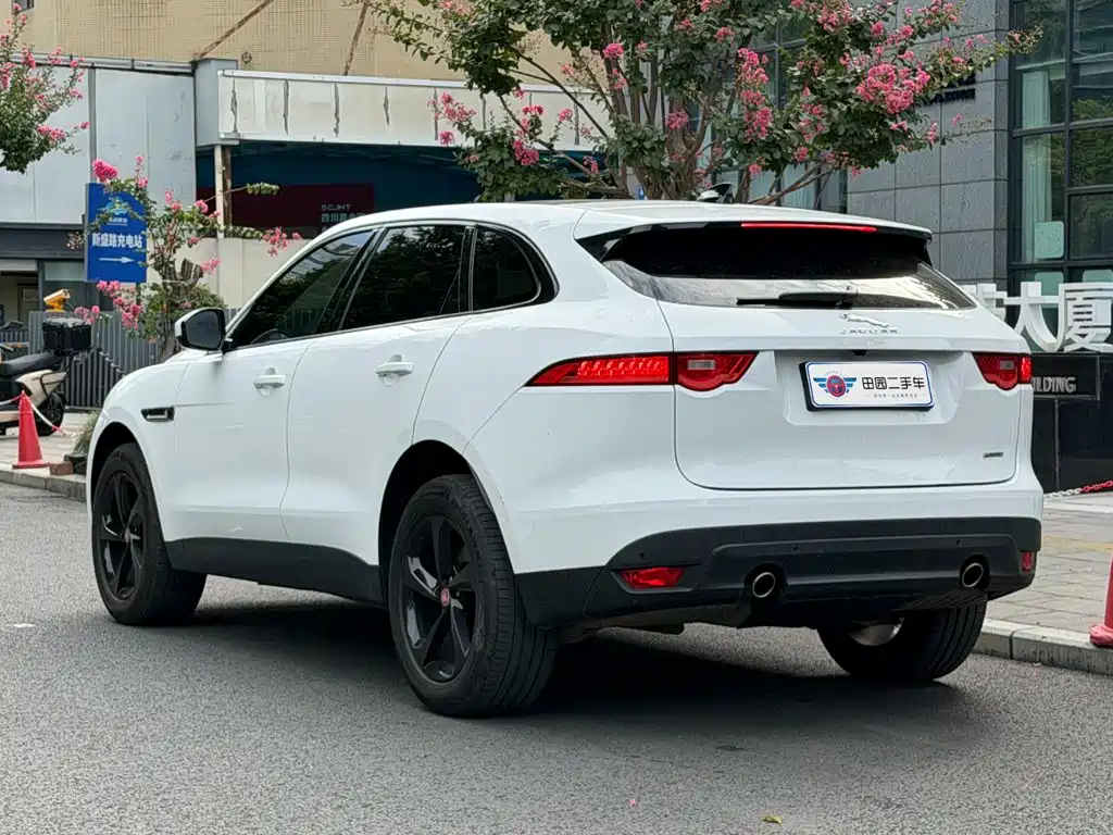 Jaguar F-PACE — миниатюра 4