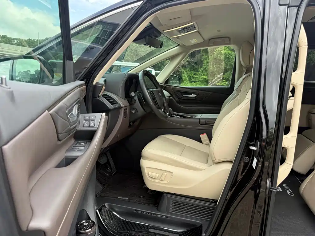 Toyota Vellfire 2024 2.5L Executive