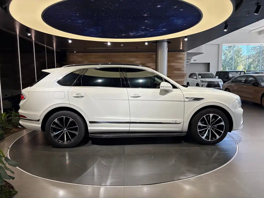 Bentley Bentayga — миниатюра 19