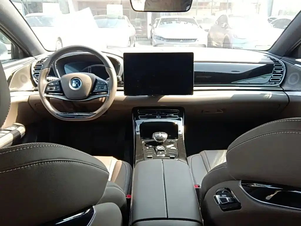 BYD Han — миниатюра 10