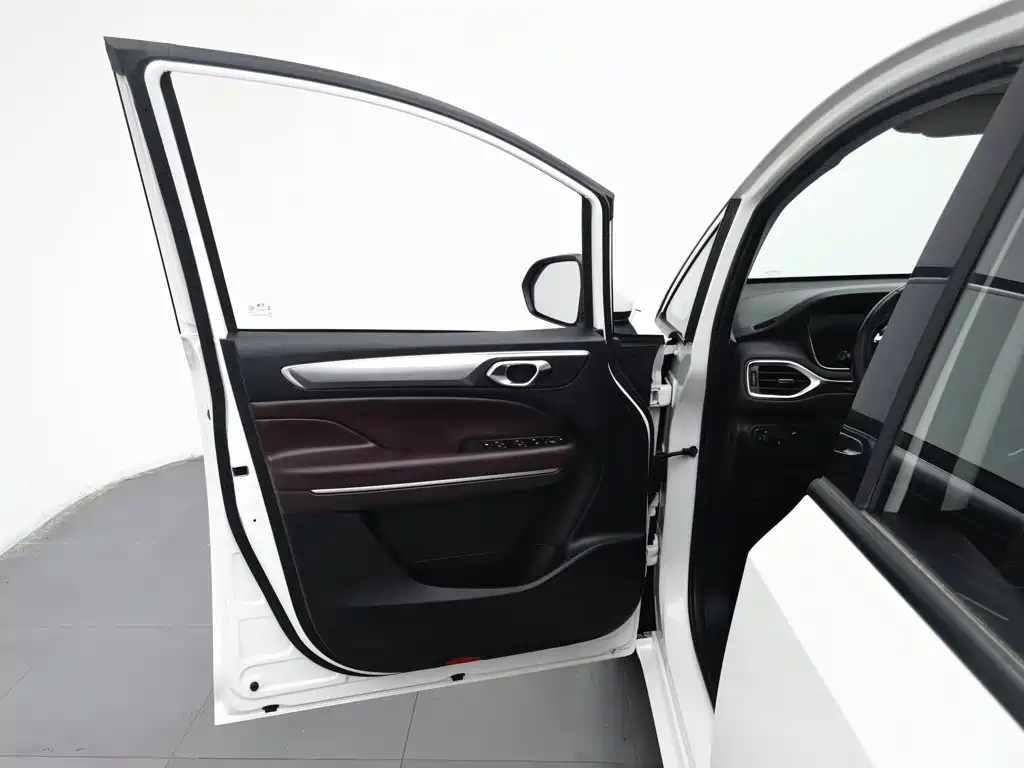 GAC Motor Trumpchi M6 — миниатюра 8