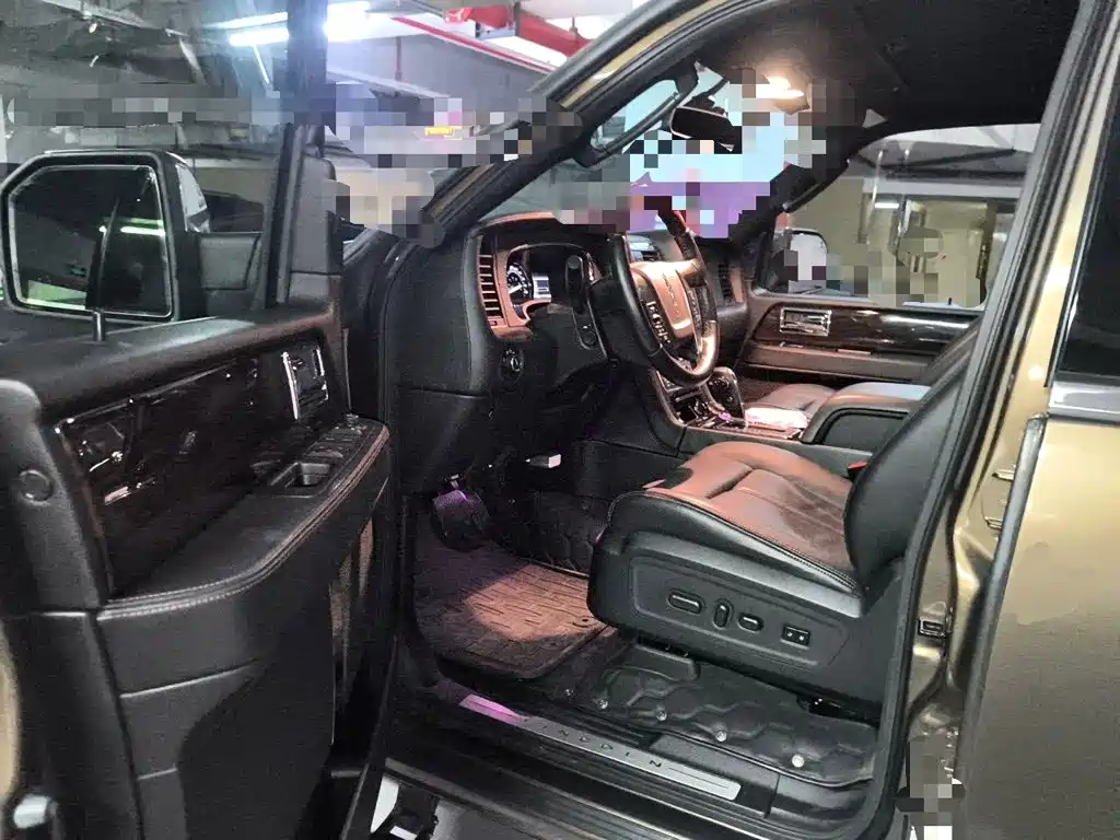 Lincoln Navigator — миниатюра 13