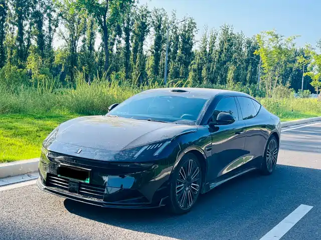 Lynk & Co 10