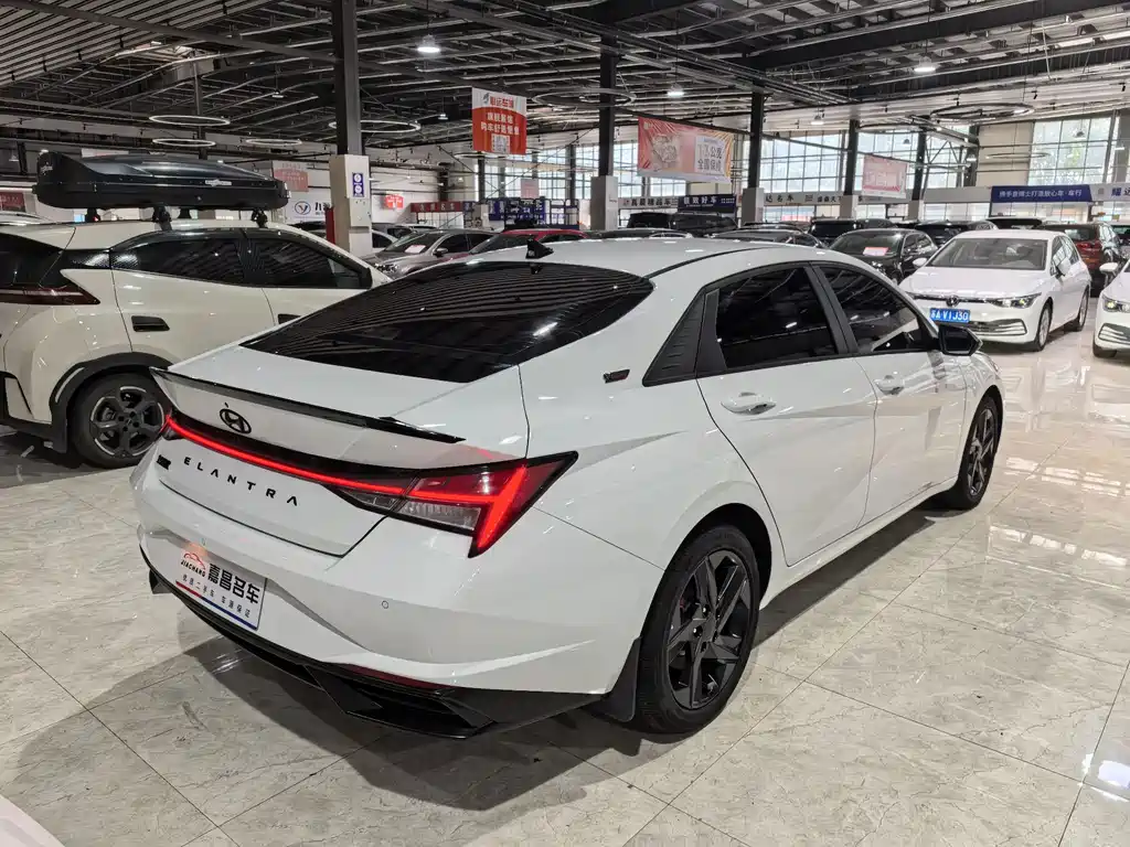 Hyundai Elantra — миниатюра 2
