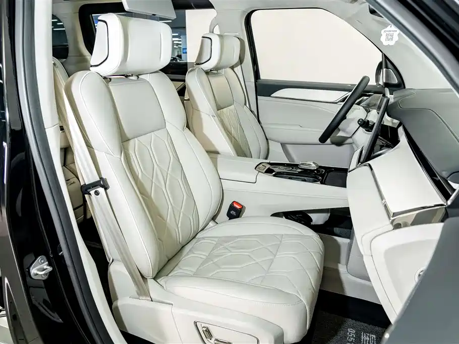 Volvo EM90 — миниатюра 23