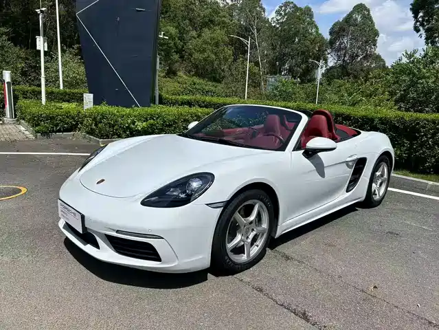 PORSCHE 718