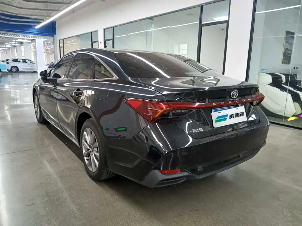 Toyota Avalon — миниатюра 3