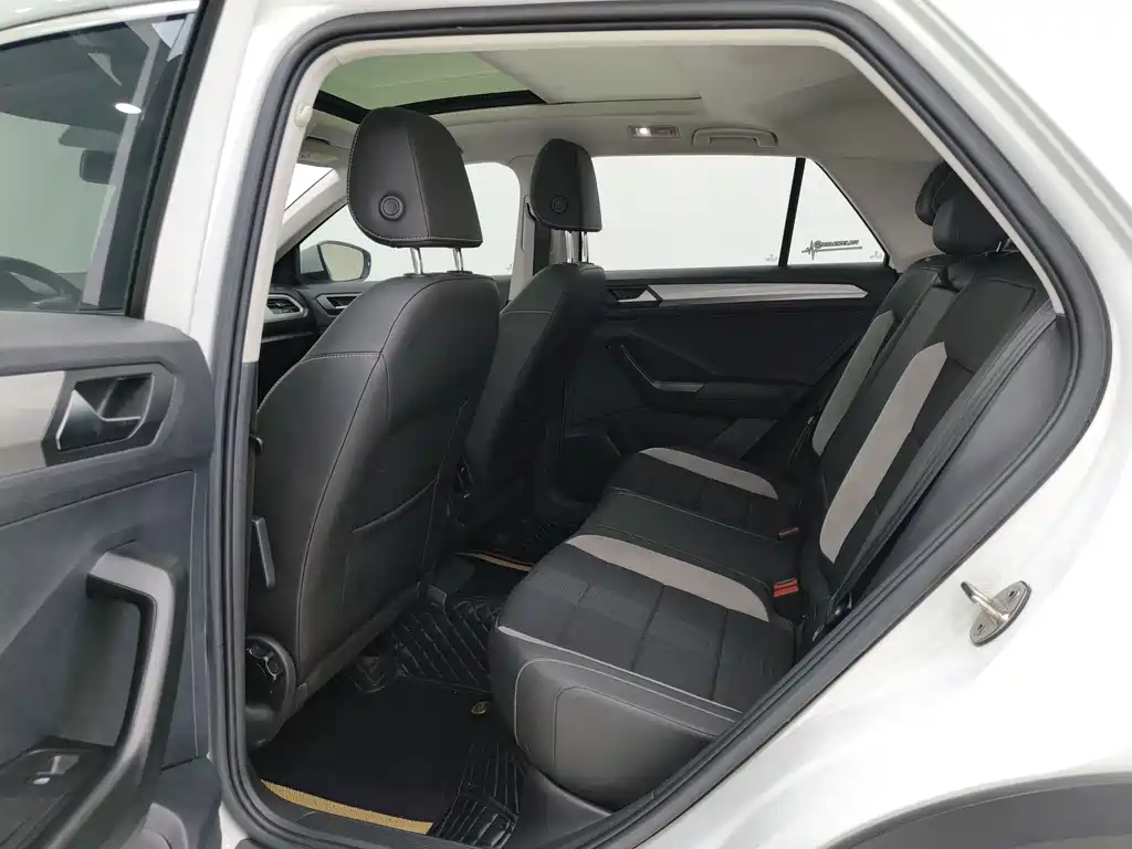 VOLKSWAGEN T ROC EXPLORING SONGS