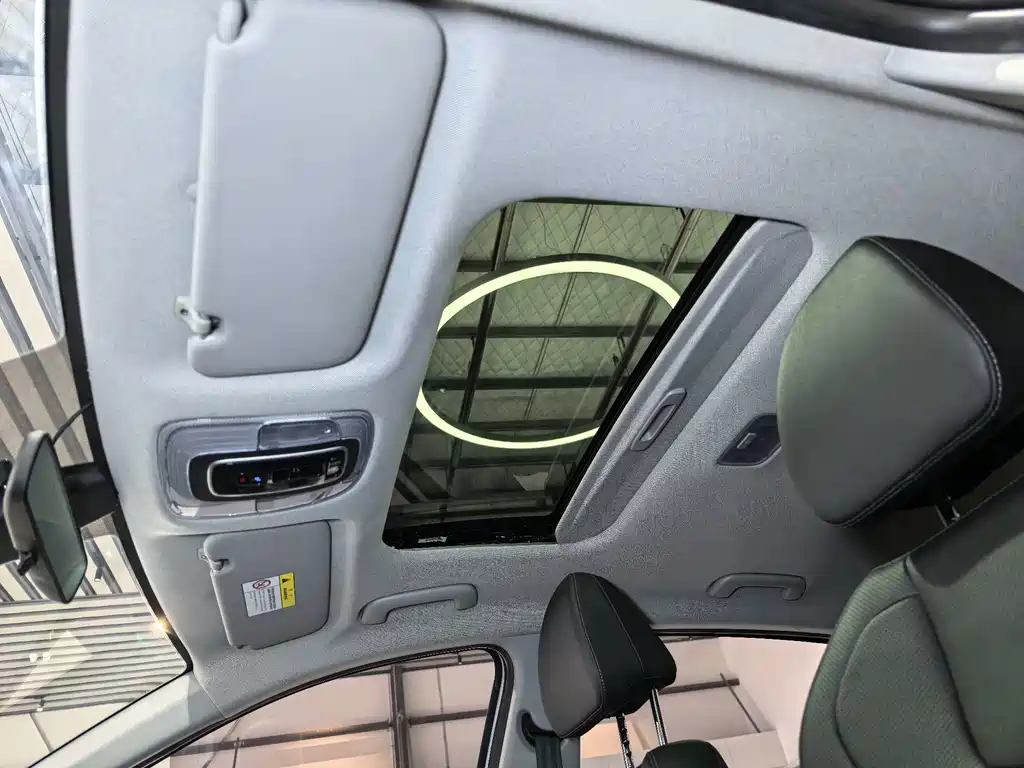 Hyundai Elantra — миниатюра 7