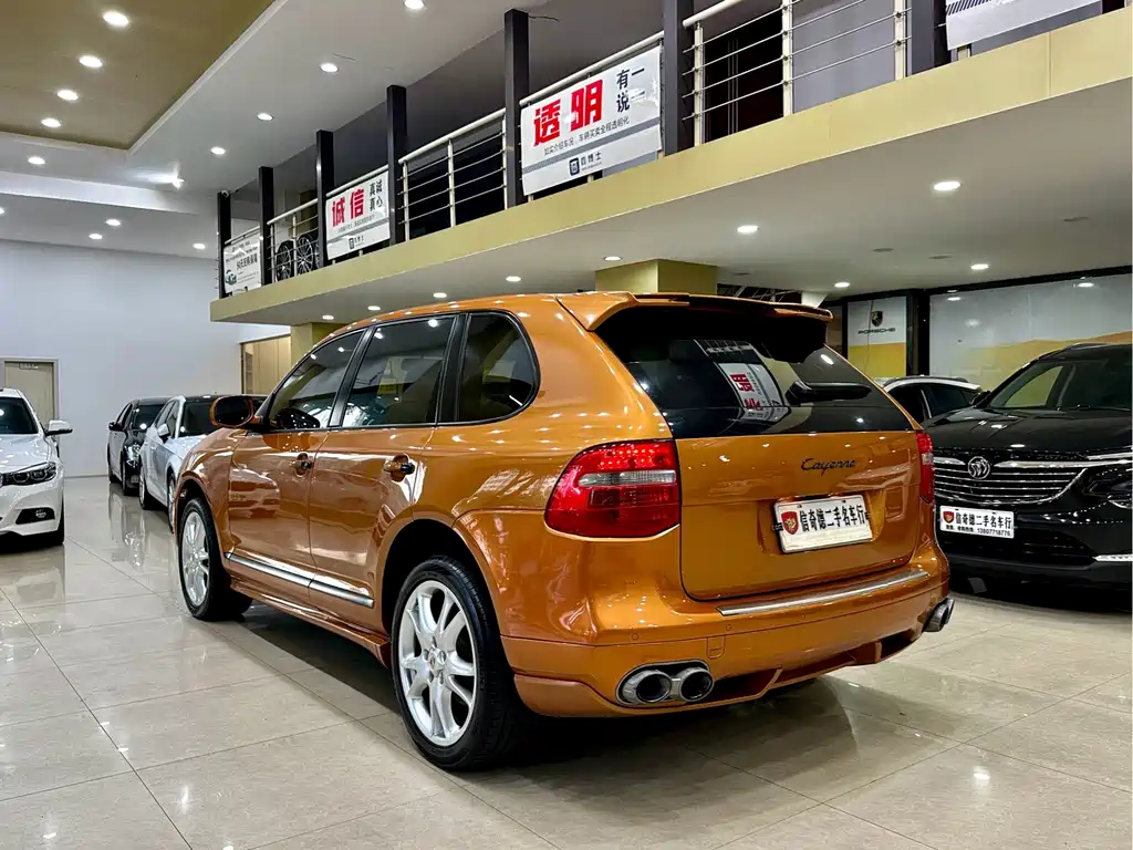 Porsche Cayenne — миниатюра 7