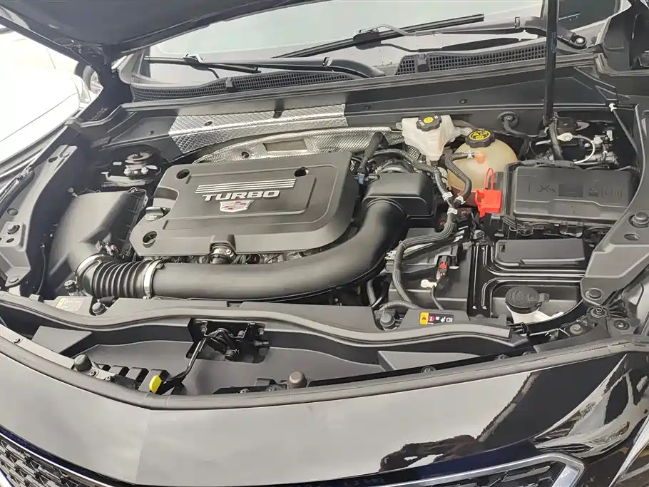 Cadillac XT4 2021 28T