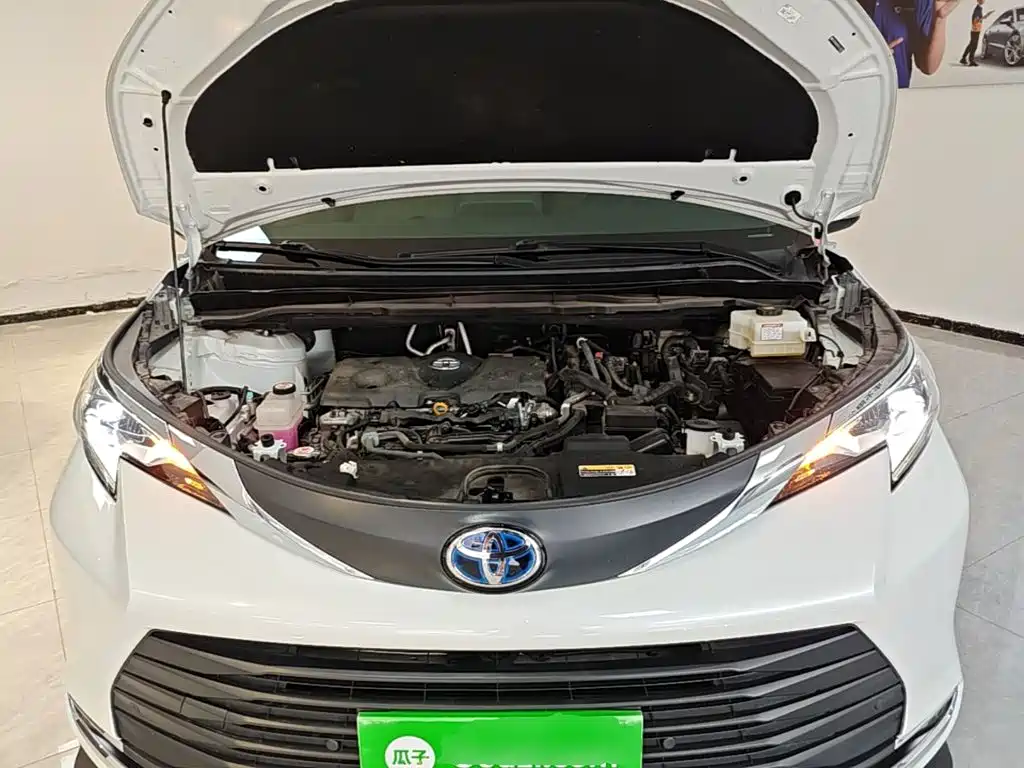 Toyota Sienna — миниатюра 20