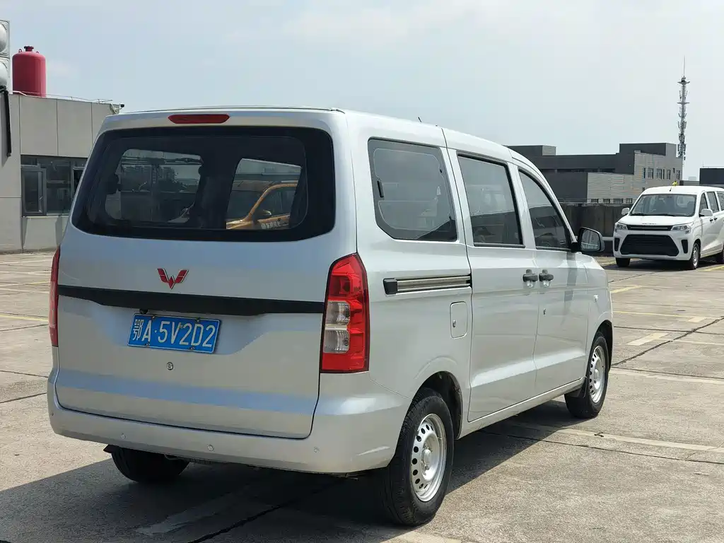 Wuling Hongguang V — миниатюра 7
