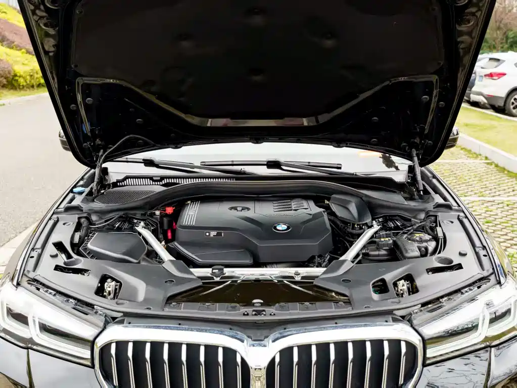 BMW 5 SERIES