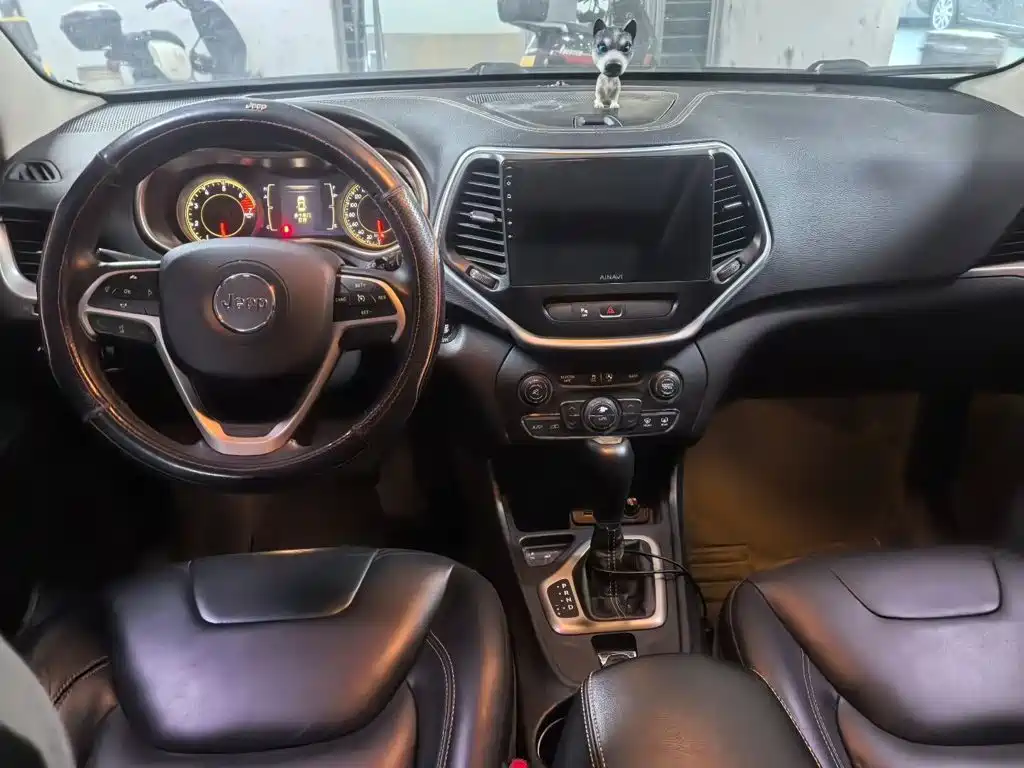 Jeep Cherokee — миниатюра 14