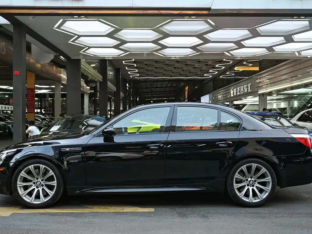 BMW M5 2005 M5