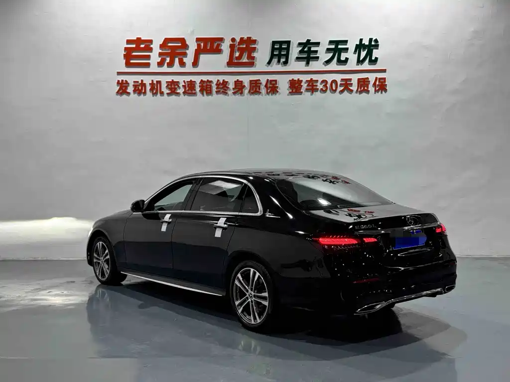 Mercedes-Benz E-Class — миниатюра 9
