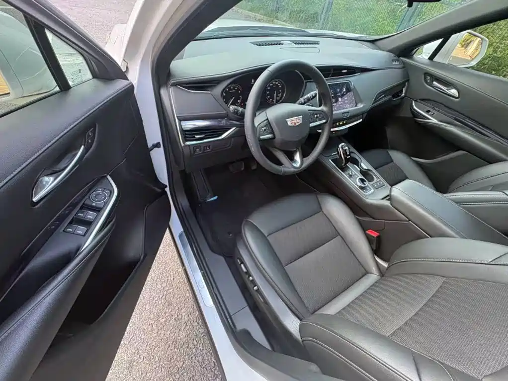 Cadillac XT4 — миниатюра 15