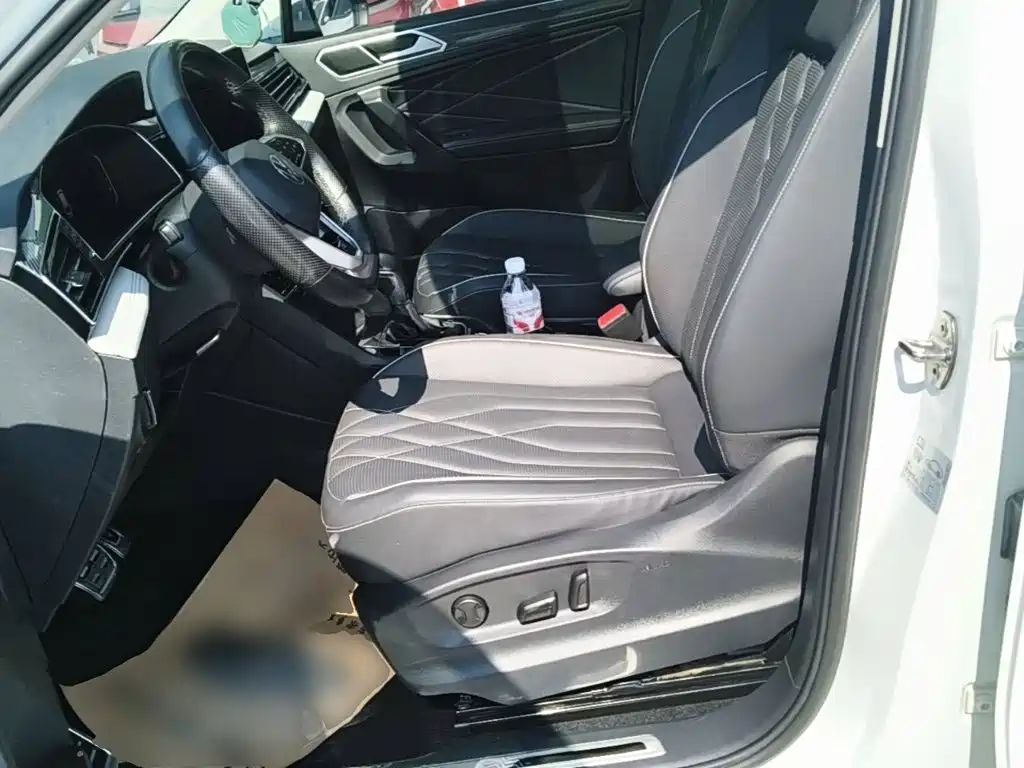 Volkswagen Tiguan L — миниатюра 15