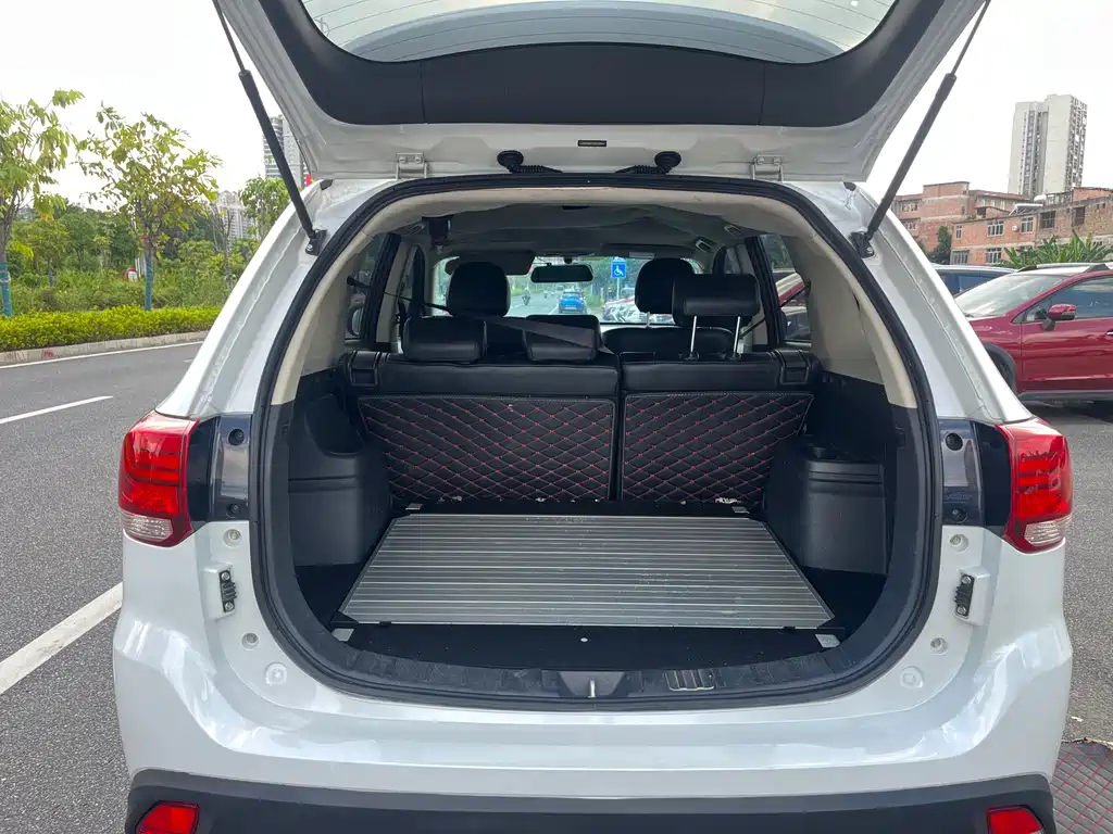Mitsubishi Outlander — миниатюра 9